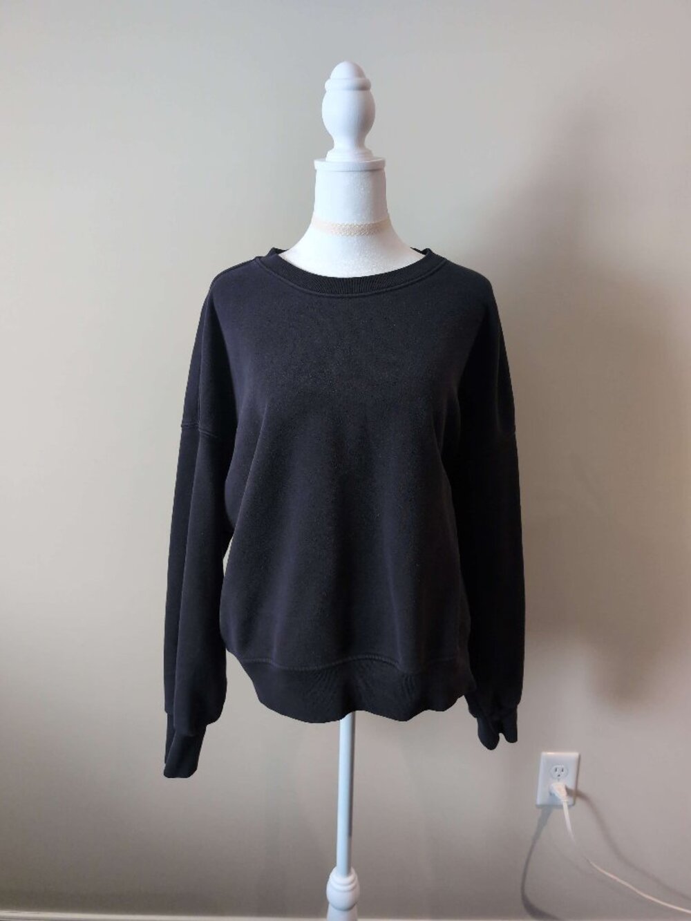 Uniqlo Black Sweatshirt